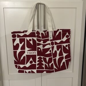 Vuori Holiday Tote Bag